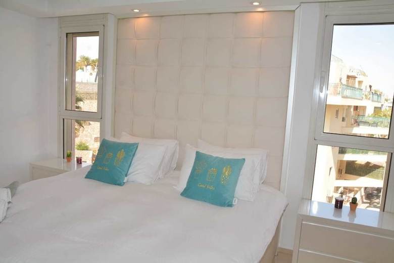 Apartamento Renovated White 3bd Next To Beach - Pool