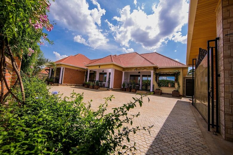 Hotel Nyumbani Cottages