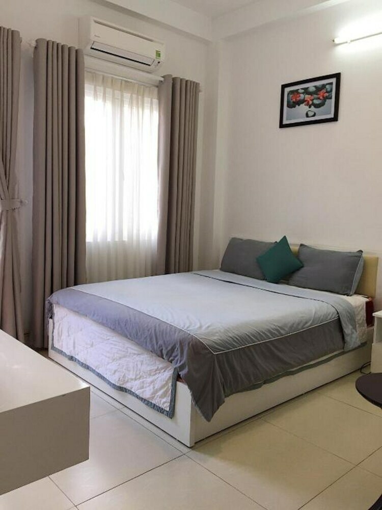 Aparthotel M-h Apartment Hotel