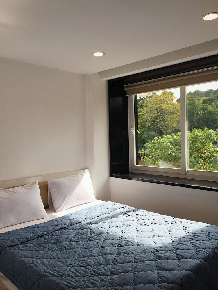 Aparthotel M-h Apartment Hotel