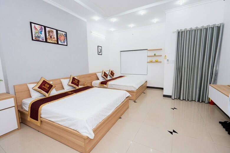 Hotel Shjmily House