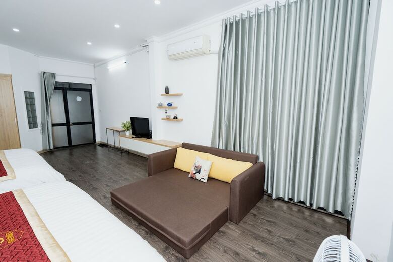 Hotel Shjmily House