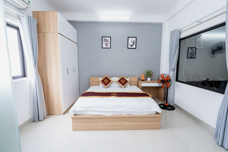 Hotel Shjmily House