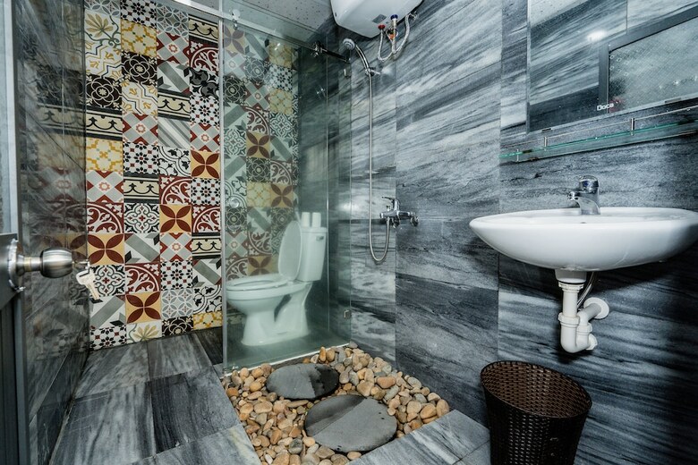 Hotel Shjmily House