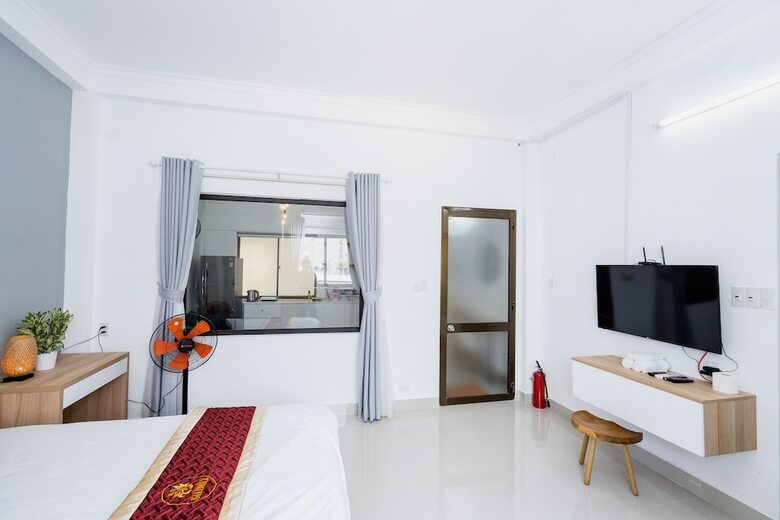 Hotel Shjmily House