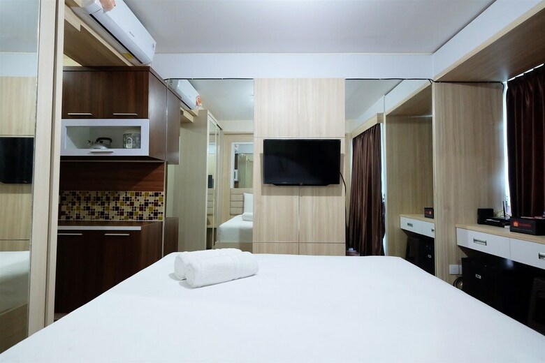 Strategic And Simple Studio Tifolia Apartment Near Kelapa Gading
