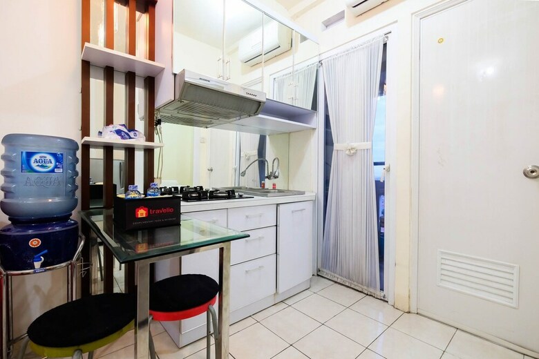 Elegant 2br Green Pramuka Apartment