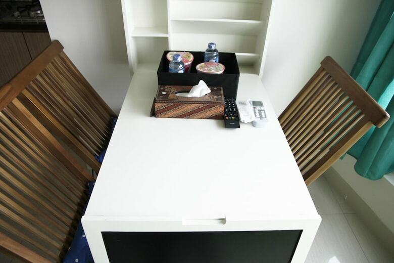 Modern And Comfortable 2br Grand Kamala Lagoon Apartment