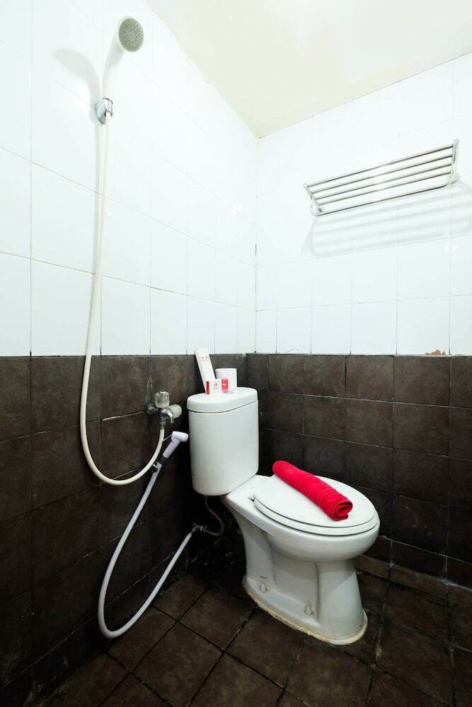 Homey 2br @green Pramuka Apartment