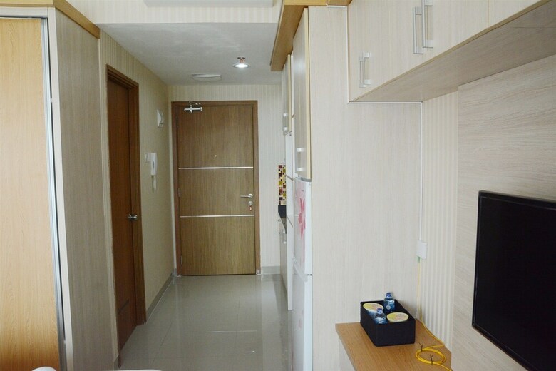 Minimalist Studio The Oasis Apartment Cikarang