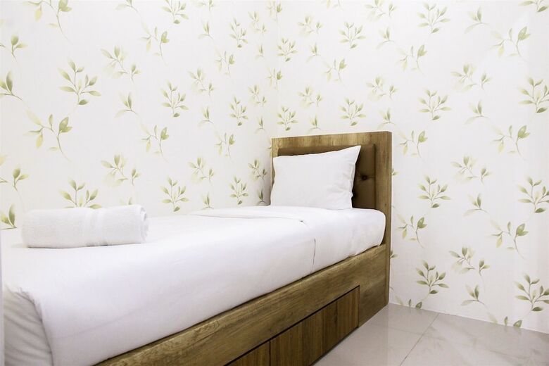 Well Designed 2br Green Pramuka Apartment