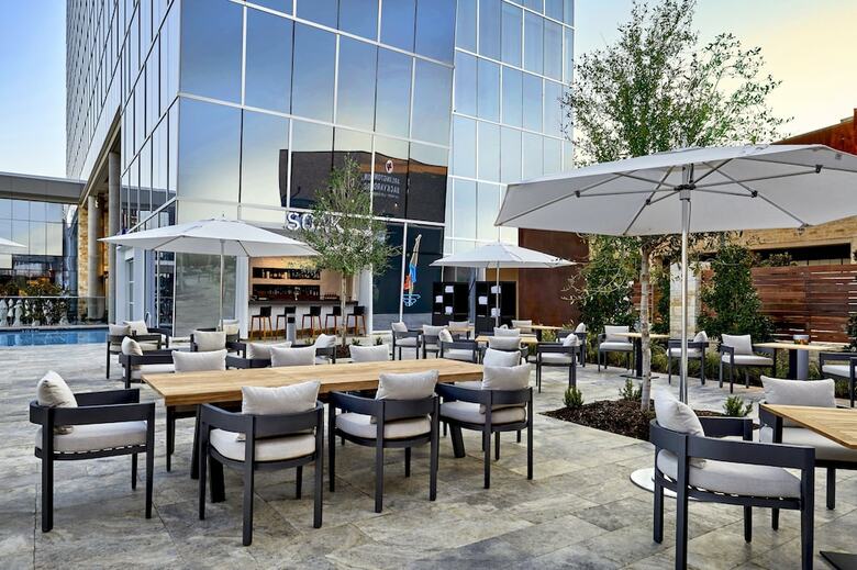 Hotel Live By Loews, Arlington, Tx