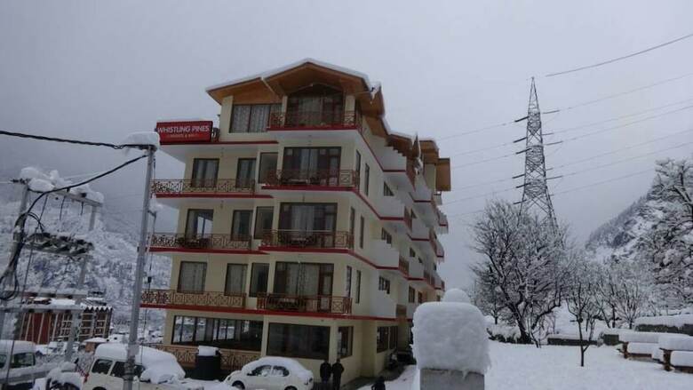 Hotel Whistling Pines Resorts And Spa