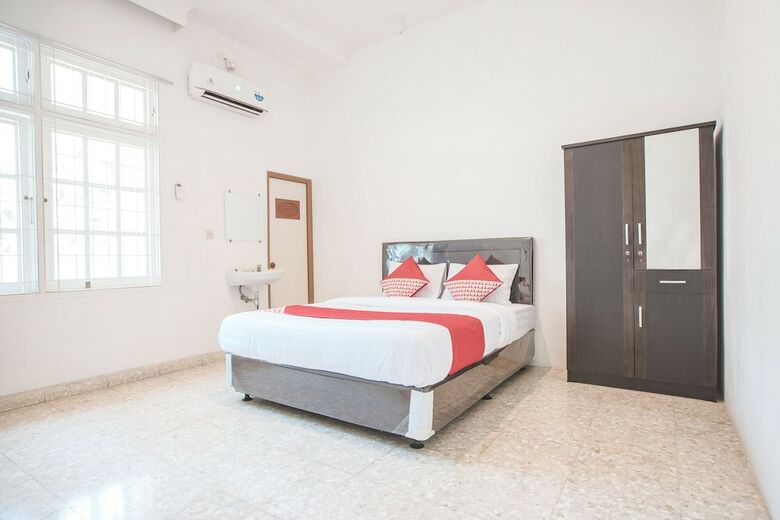 Hostal Oyo 332 Residence G17