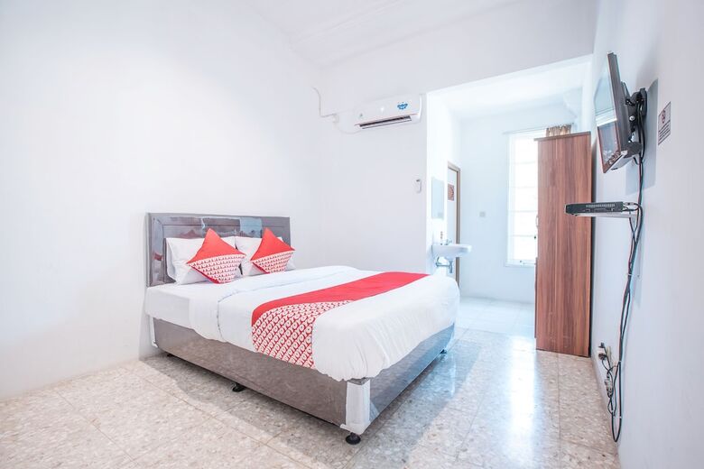 Hostal Oyo 332 Residence G17