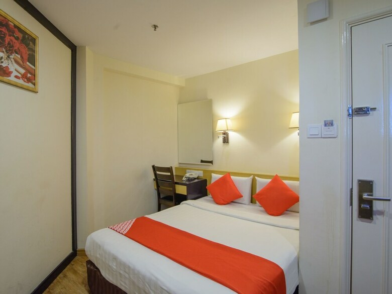 Oyo 371 Grand Eastern Hotel