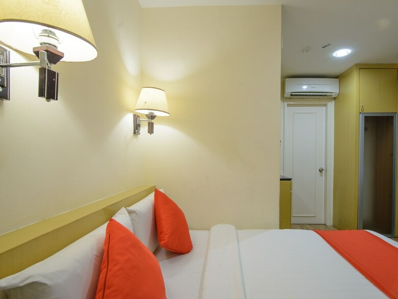 Oyo 371 Grand Eastern Hotel
