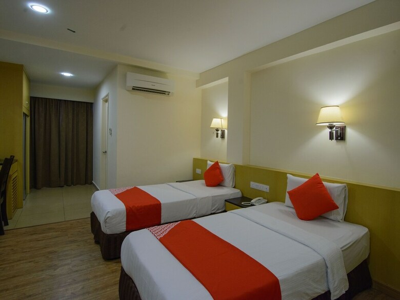 Oyo 371 Grand Eastern Hotel