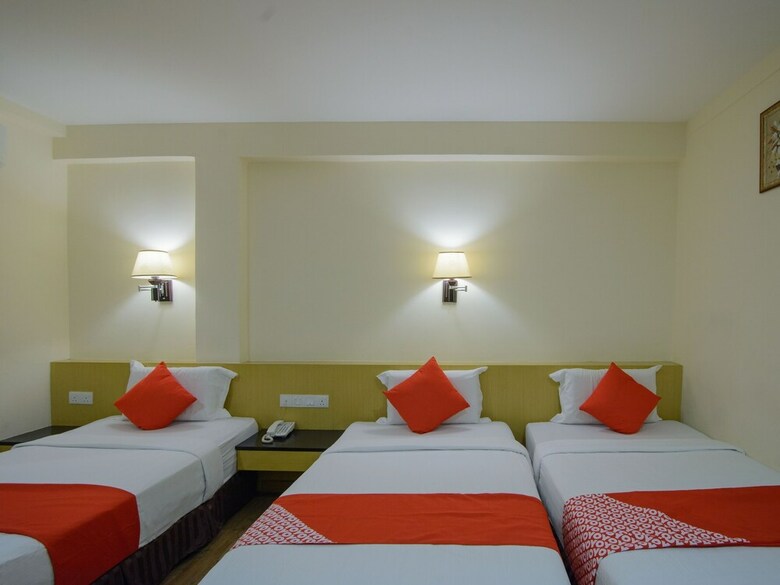 Oyo 371 Grand Eastern Hotel