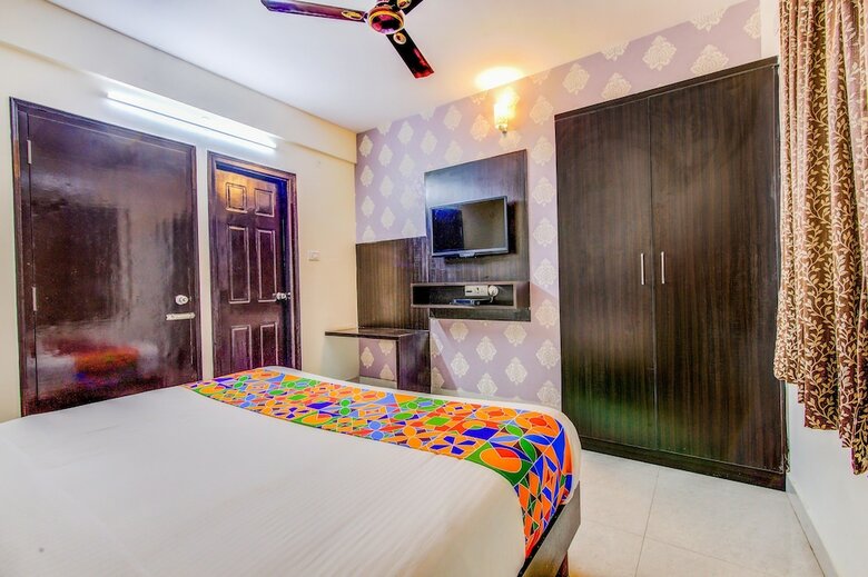 Fabhotel Grand Savoury Fandhook
