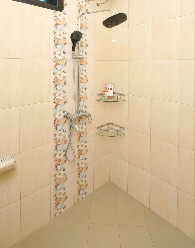 Hostal Oyo 347 Bayang Brothers Guest House
