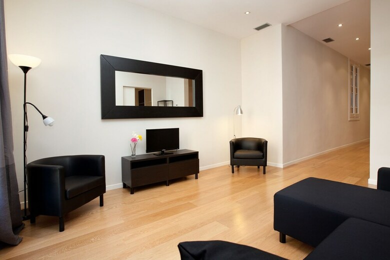 Modern Center Apartments