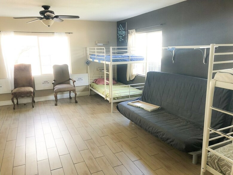 Hostal Whole Family - Wholestyl