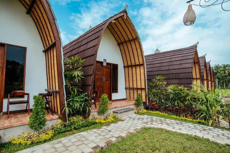 Bed & Breakfast Adil Villa And Resort