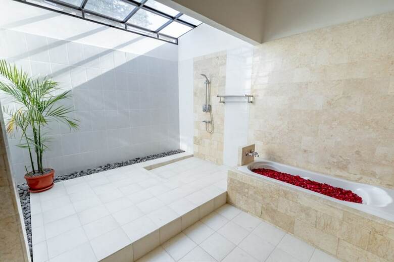 Bed & Breakfast Adil Villa And Resort
