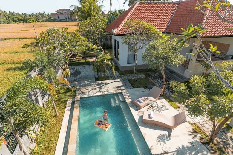 Bed & Breakfast Adil Villa And Resort