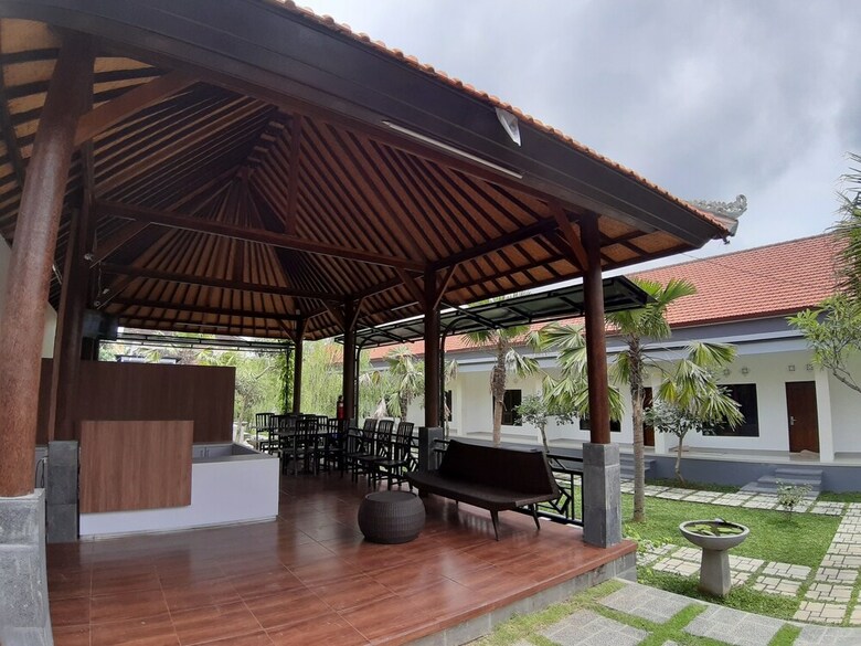 Bed & Breakfast Adil Villa And Resort