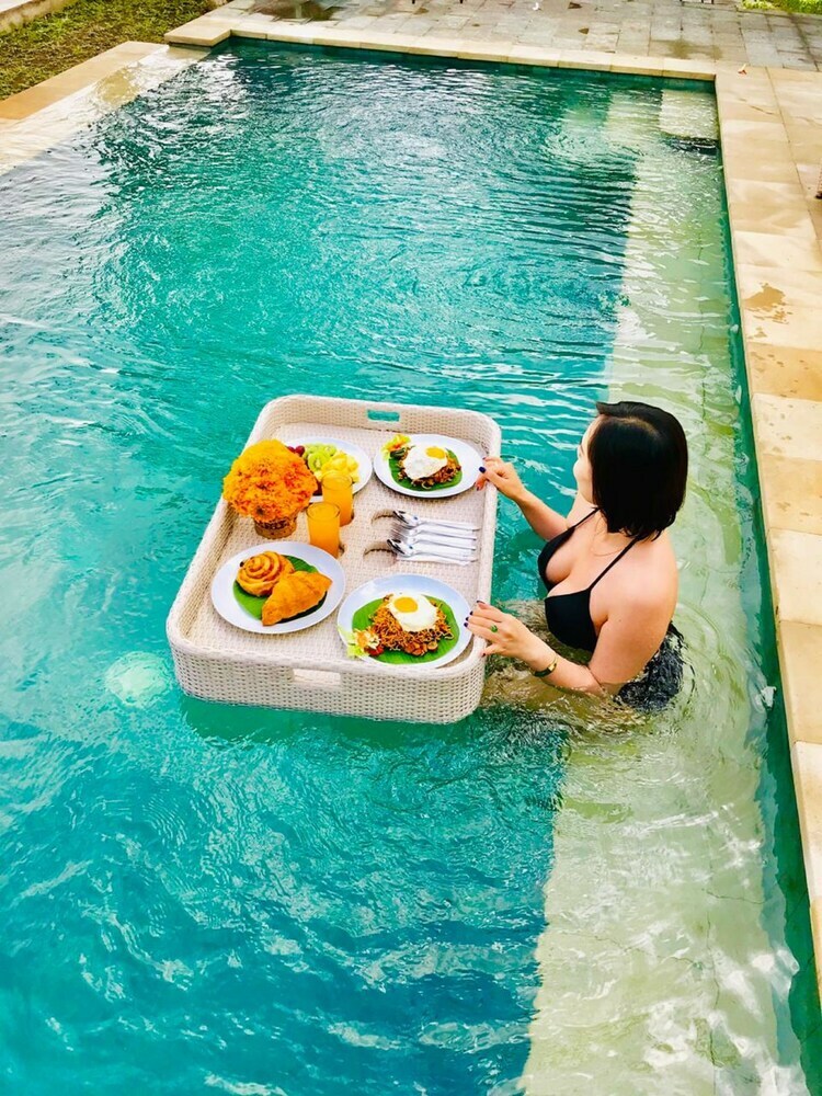 Bed & Breakfast Adil Villa And Resort