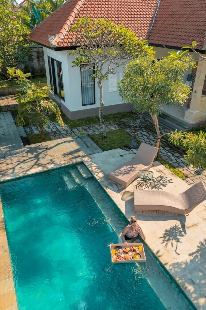 Bed & Breakfast Adil Villa And Resort