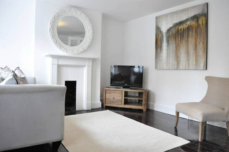 Elegant 1 Bedroom Apartment In Clapham Manor