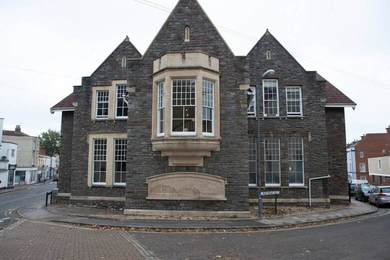 Contemporary 2 Bedroom Apartment In Converted Church