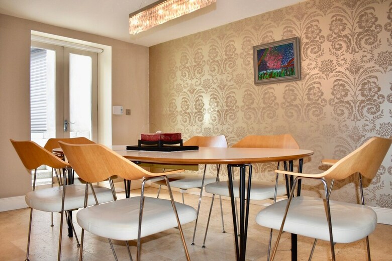 Luxury 3 Bedroom House In Dublin