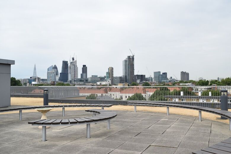 Apartamentos Modern 1 Bedroom Flat With Roof Terrace