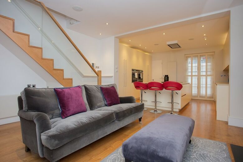4 Bedroom House Next To Primrose Hill