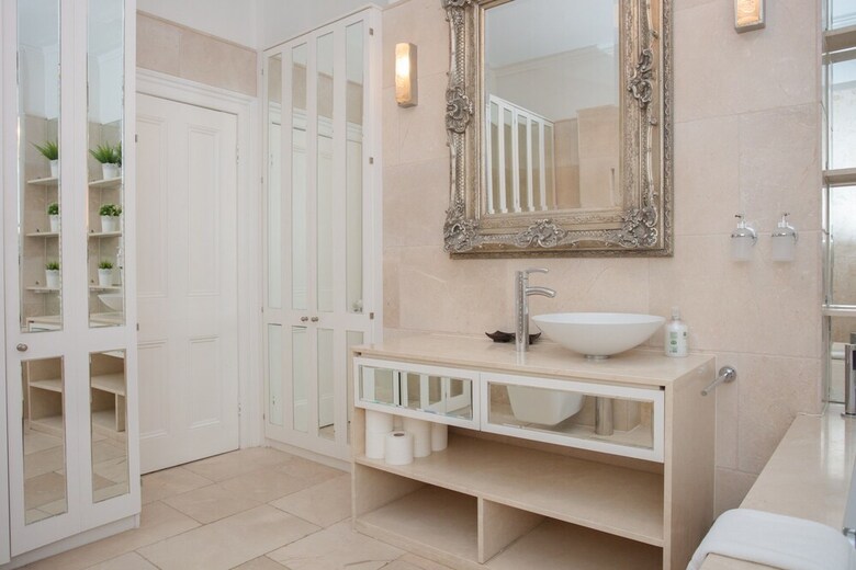 4 Bedroom House Next To Primrose Hill