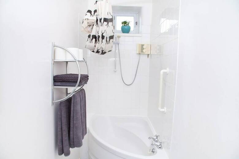 Bright 1 Bedroom Edinburgh Apartment
