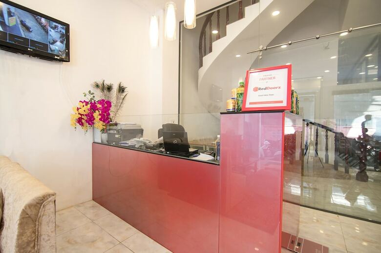 Hotel Reddoorz Plus Near Hoang Van Thu Park 2