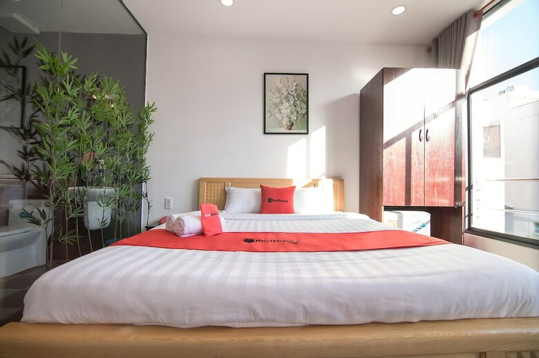 Hotel Reddoorz Plus Near Hoang Van Thu Park 2