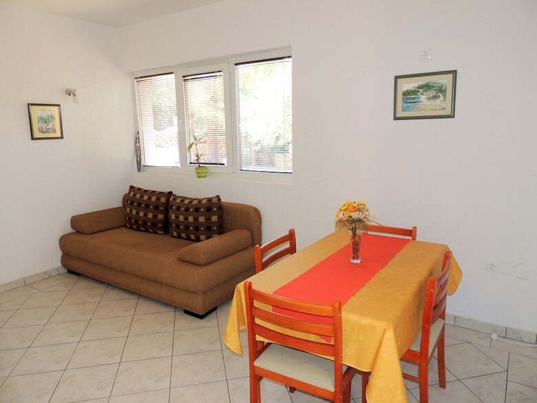 Hotel Apartment And Rooms Brzac