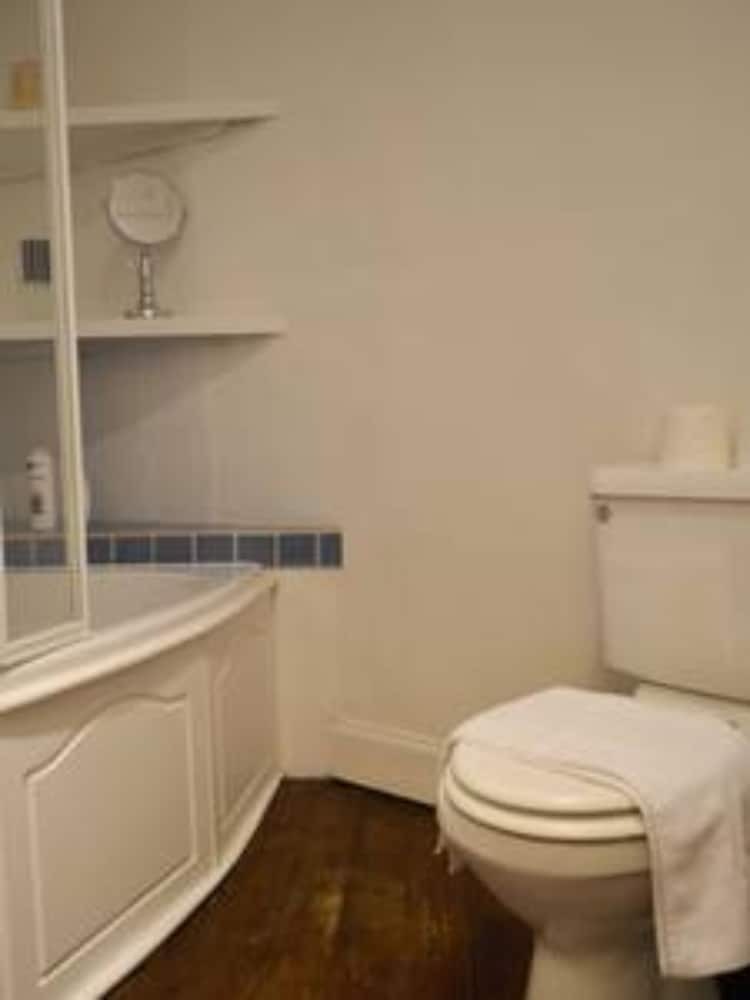 Unique Studio Apartment With Roof Terrace