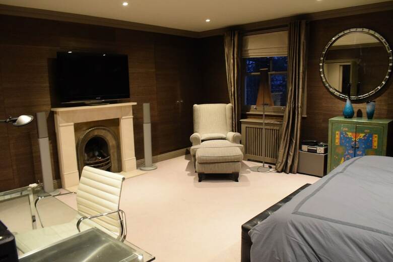 3 Bedroom Apartment In Kensington