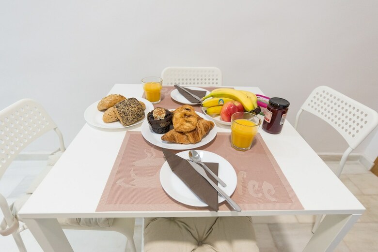 Hostal Ol� Hostels Malaga Zambrano