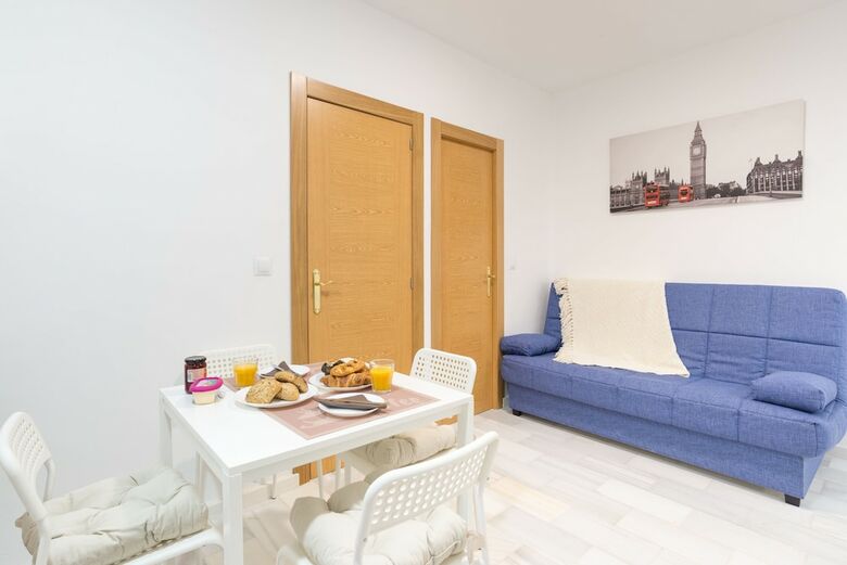Hostal Ol� Hostels Malaga Zambrano