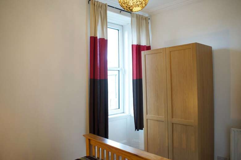 1 Bedroom Apartment In Newington