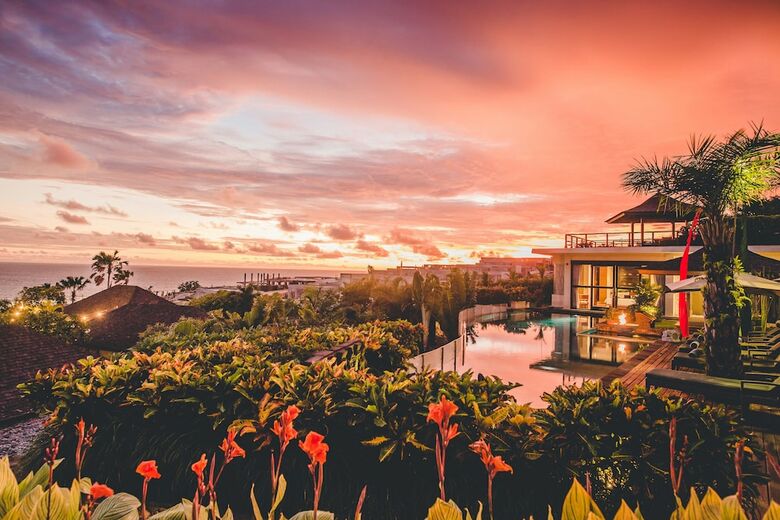 Luxury Clifftop Villas Of Bali