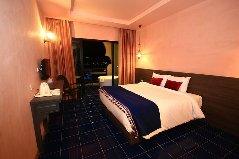 Chiangkhong Teak Garden Riverfront Hotel